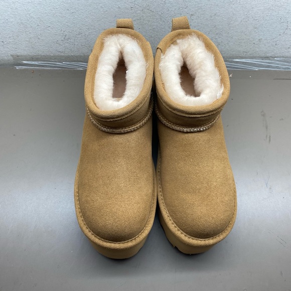 Womens Bearpaw Retro Shorty Ankle Boots 2940W Iced Coffee Platform Suede Size 6 - Picture 3 of 11